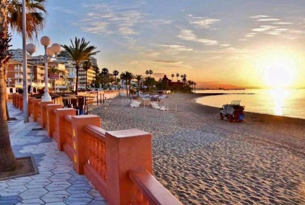 Benalbeach. 1º Linea De Playa. Appartement *