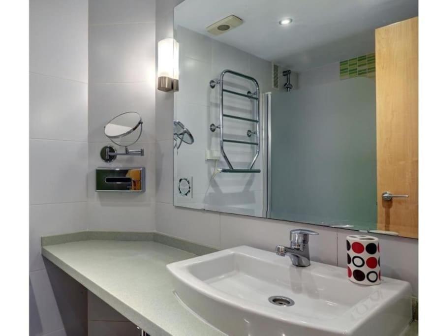 Benalbeach. 1º Linea De Playa. Appartement *