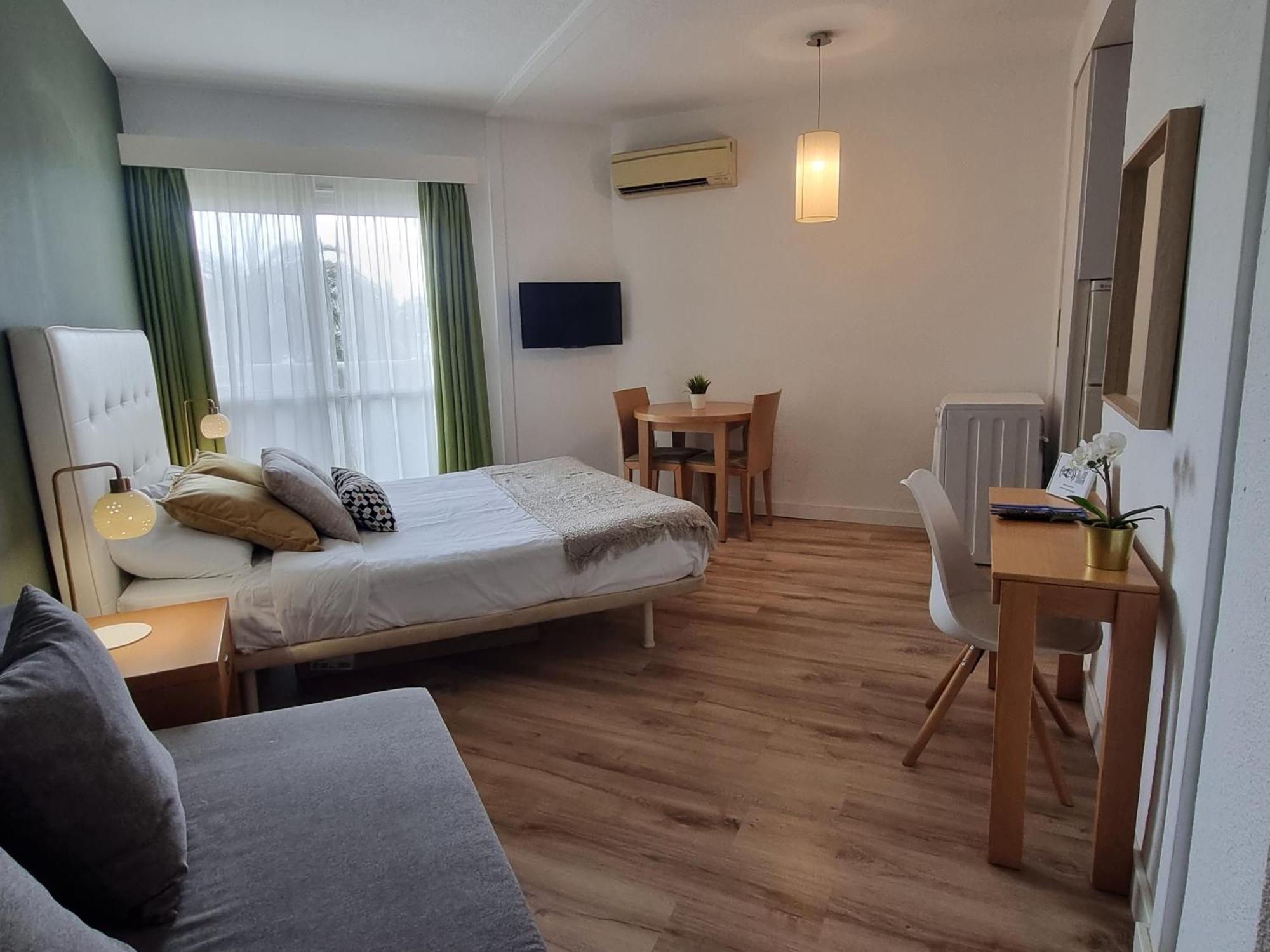 Benalbeach. 1º Linea De Playa. Appartement