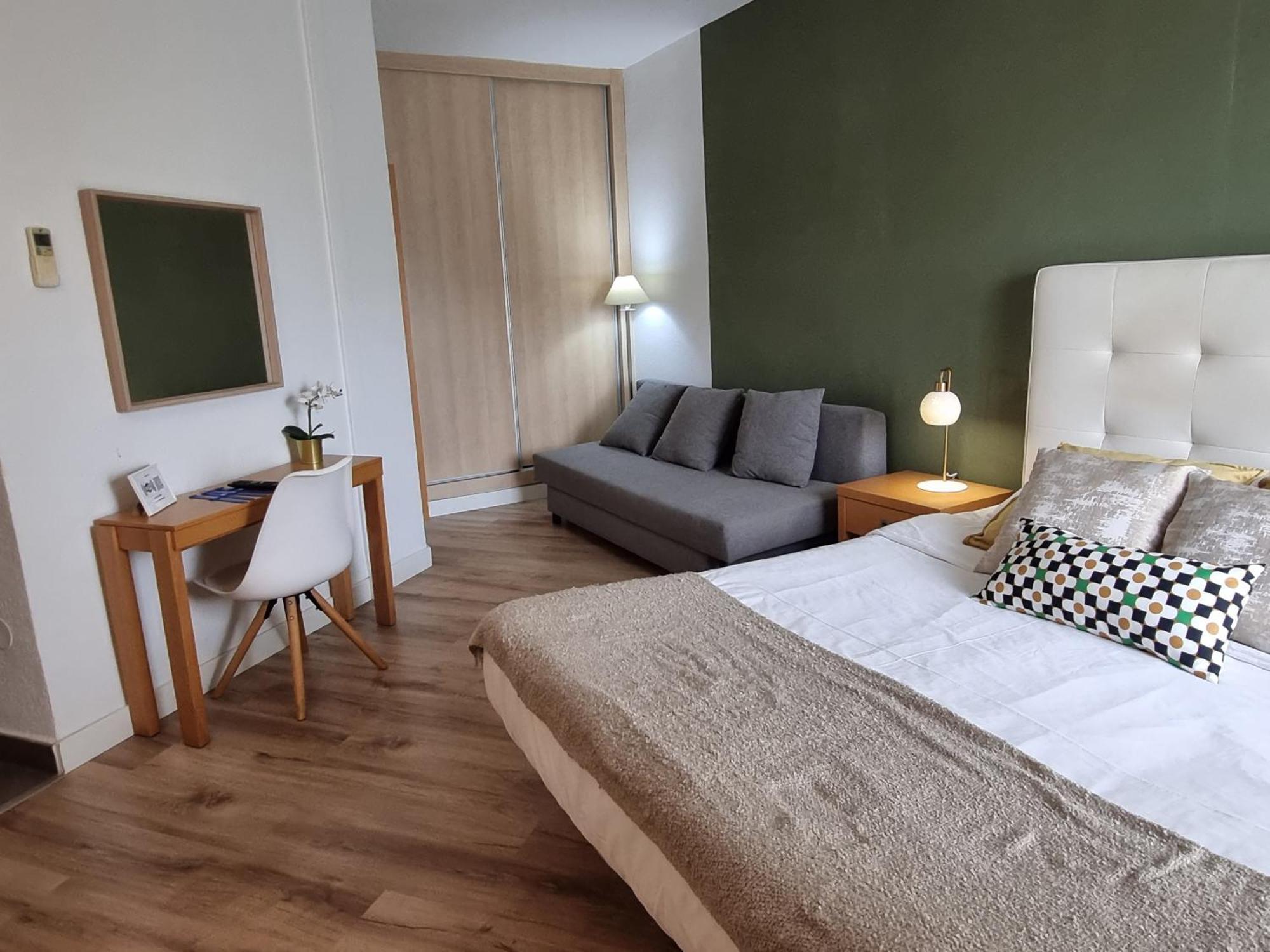 Appartement Benalbeach. 1º Linea De Playa.